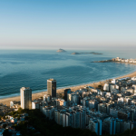 A alta procura por imóveis de médio padrão se tornou o novo motor do setor, impulsionando lançamentos, afirma Alex Nabuco dos Santos.